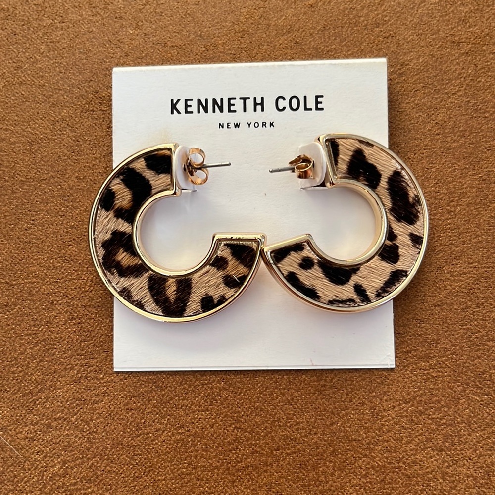Kenneth Cole leopard and gold flat hoop earrings